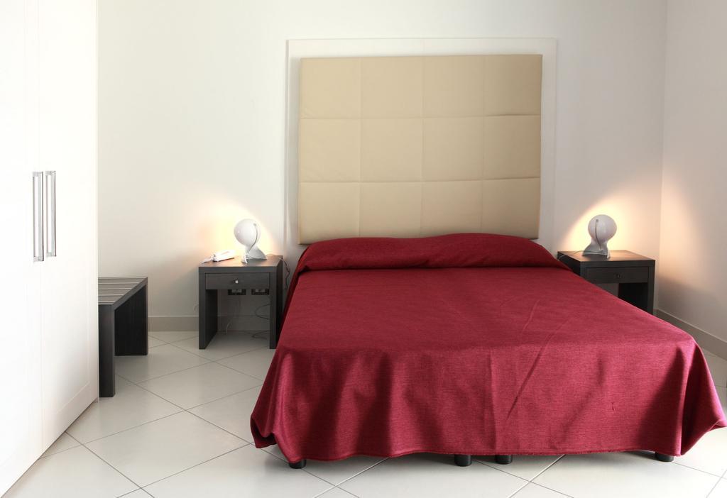 Brezza Di Grecale Aparthotel Trapani Rum bild