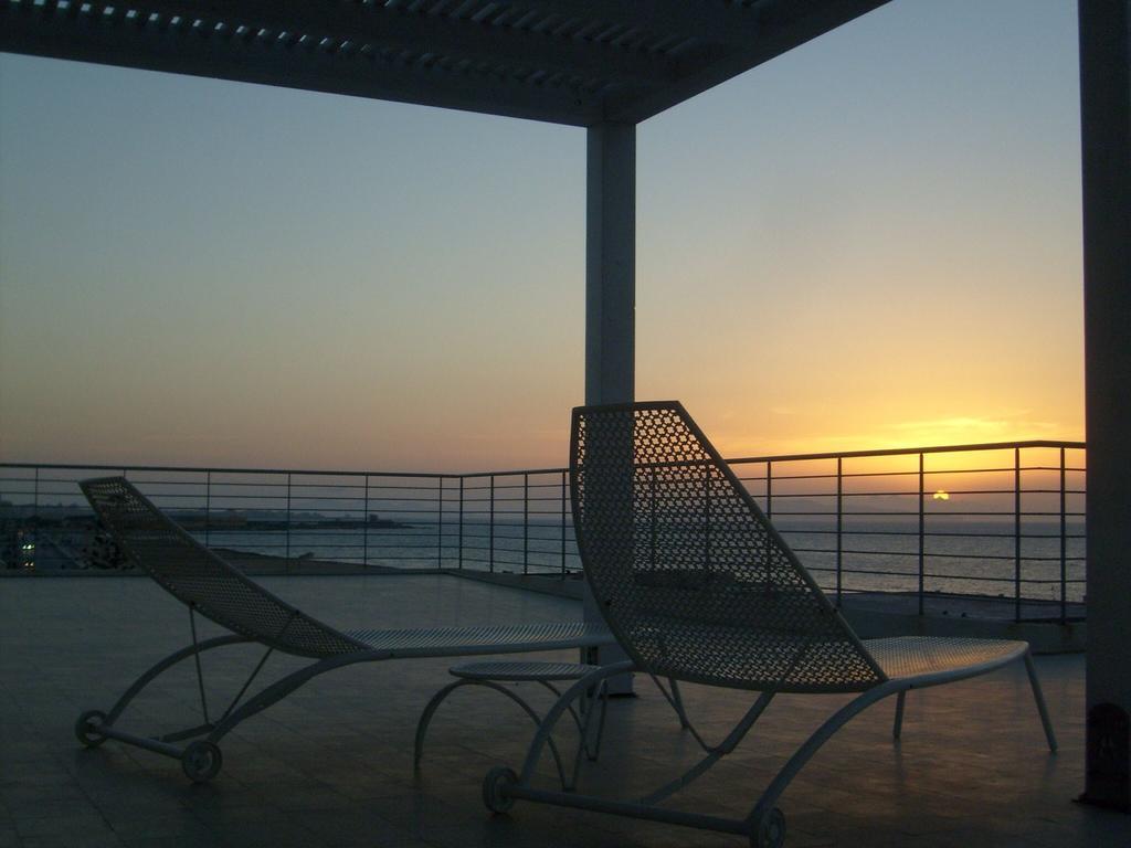 Brezza Di Grecale Aparthotel Trapani Exteriör bild