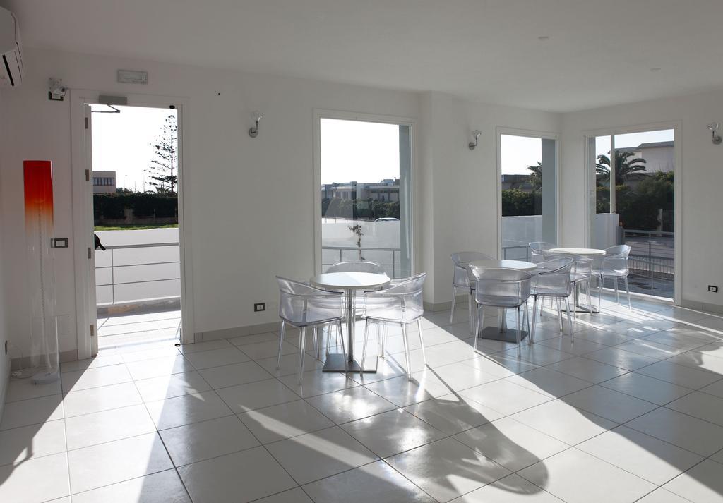 Brezza Di Grecale Aparthotel Trapani Exteriör bild